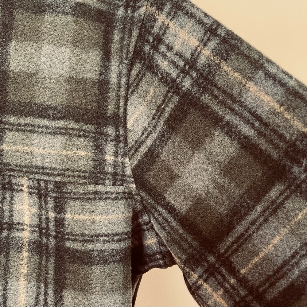 John Wayne Timeless Classic Flannel Pullover Shir… - image 4